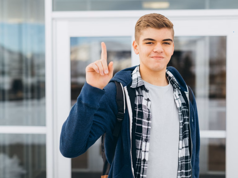 Lycéen, tu reprends des études : quelles aides possibles ?