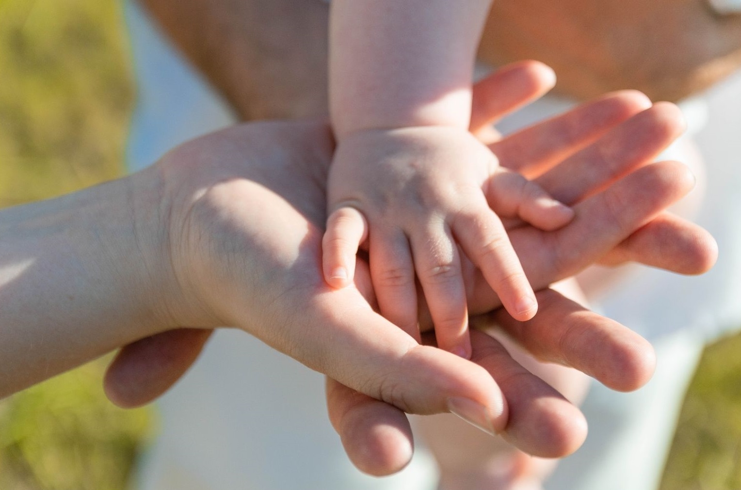 Avoir un enfant avant 18 ans : quels sont tes droits ?