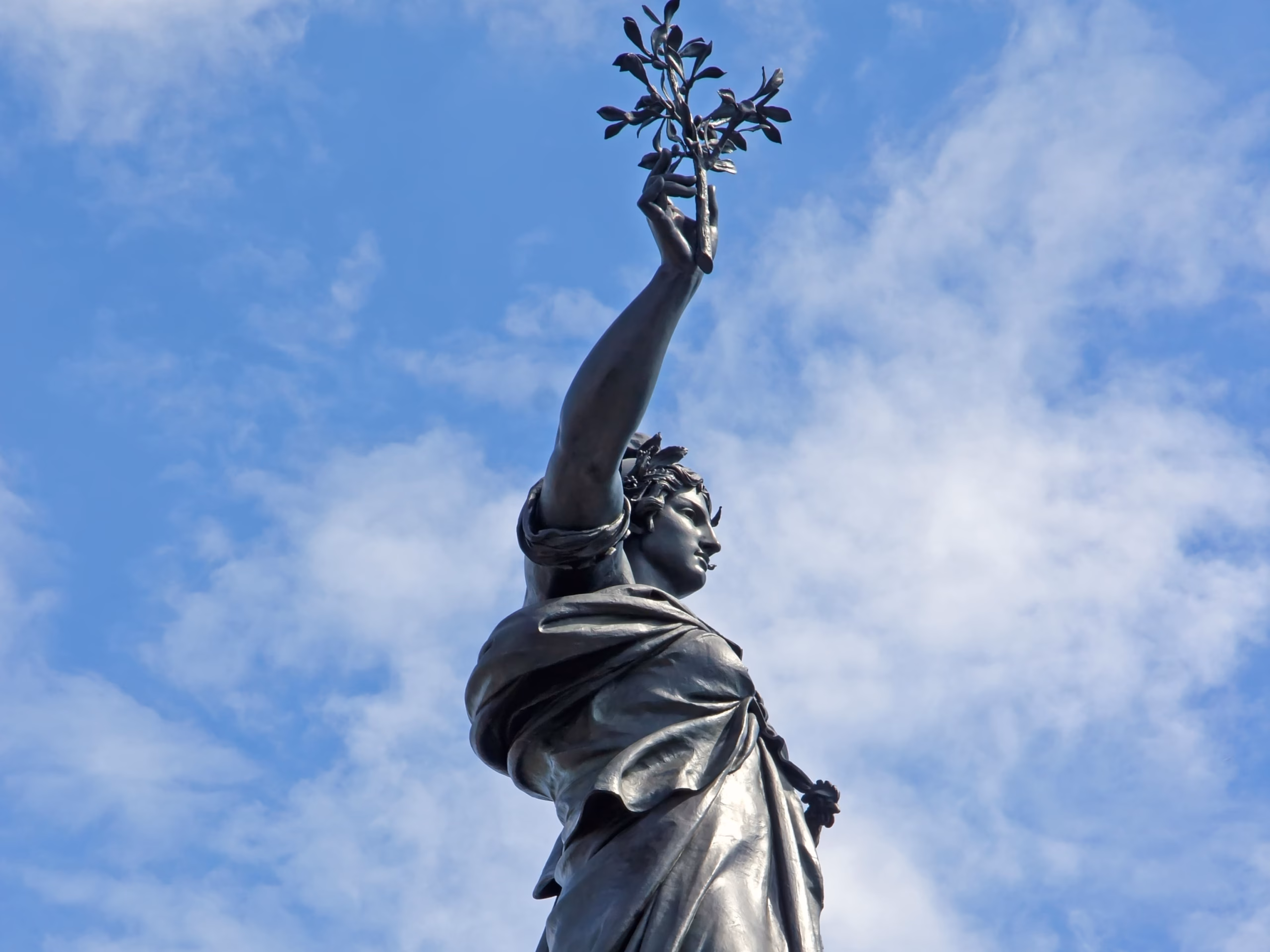 S’installer en France, un nouvel examen civique pour les personnes étrangères